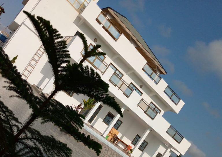 Luxury house with a swimming pool for sale in Ghana, Accra – Maledjor, Oyibi Road.