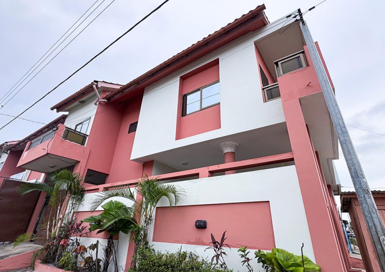 Ensemble de 3 duplex à vendre à Vêdoko Cotonou – Opportunité unique, Bénin