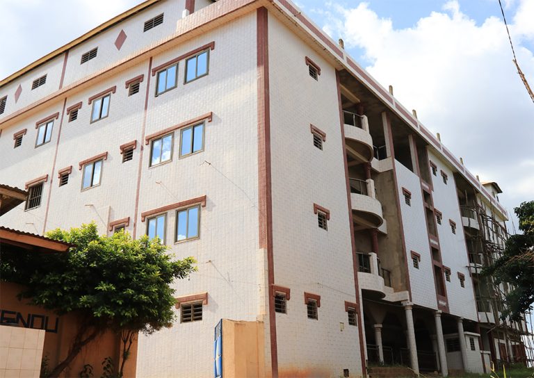 Hôtel inachevé à vendre à Bohicon au Bénin