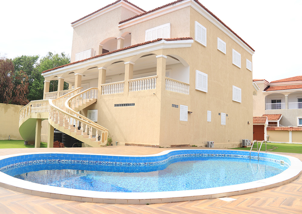 Villa à vendre à Baguida Lomé – maison de luxe bord de mer avec piscine, 5 chambres et vue Atlantique