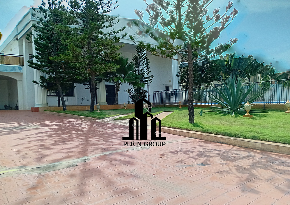 Villa avec piscine à vendre à Erevan Plage Cotonou – Quartier prestigieux, Bénin