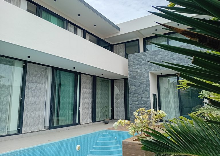 Villa de haut standing meublée avec piscine à louer dans la zone des Ambassades à Akpakpa Cotonou