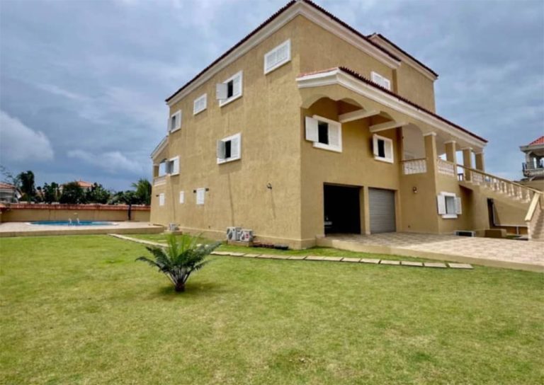 Villa de luxe meublée à louer à Avepozo – Baguida, Grand Lomé, près de la plage