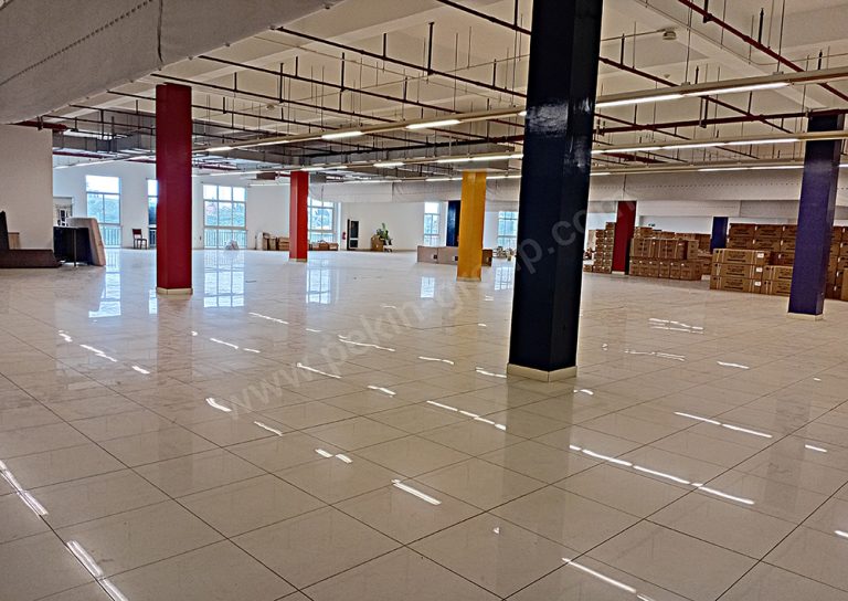 Bureau à louer à Lomé Adidoadin – Grand espace professionnel de 1600 m²