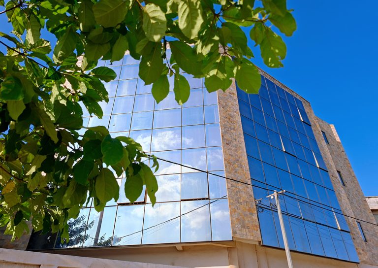Immeuble de bureaux R+3 de 597 m² à louer à Zopah Arconville, Abomey-Calavi – Bénin